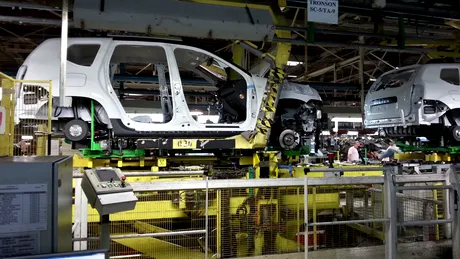 Dacia oprește producția din cauza crizei de componente electronice