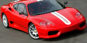 <span class='prepend'>Video |</span> Un Ferrari 360 a luat foc într-un showroom din Canada. Clientul care voia să îl cumpere cere despăgubiri de 20 de milioane de dolari