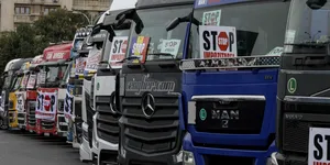 Transportatorii solicită reducerea accizelor la benzină și motorină. Acciza, mai mare decât minimul european