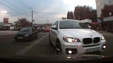Prioritate de şmecher cu BMW X6 - deja un lucru normal, chiar banal... VIDEO