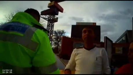 Un taximetrist reacţionează barbar când e luat la mărunte (VIDEO)
