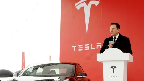 Elon Musk spune că noile fabrici Tesla din Texas și din Germania pierd miliarde de dolari