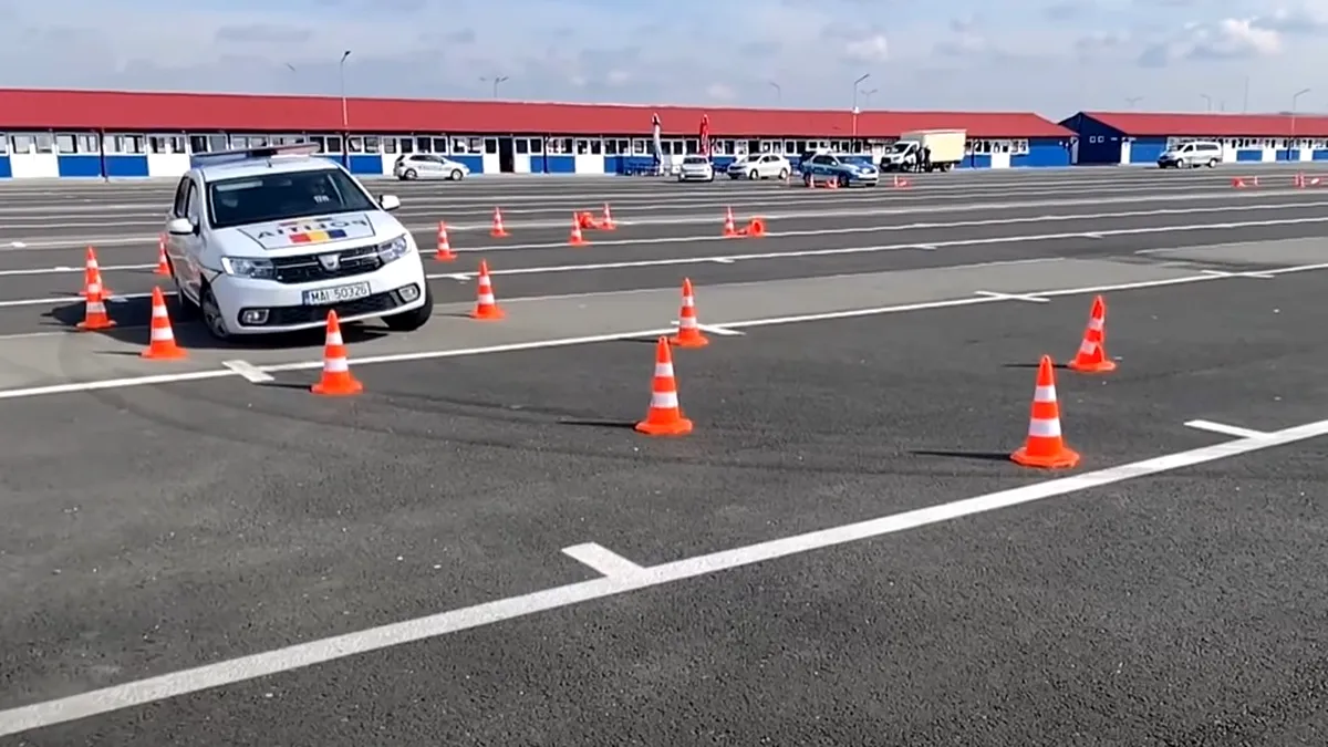 Scârțâit de roți și manevre la limită. Ce fac polițiștii cu autospecialele din dotare?