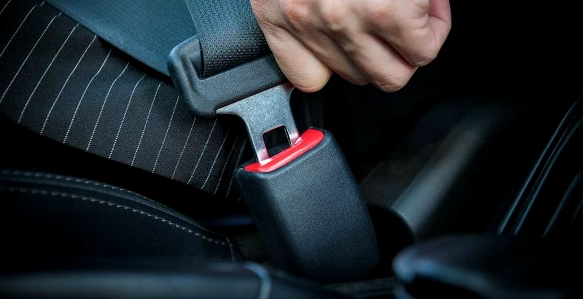 Se declanşează airbag-ul dacă nu am centura pusă? Demontarea unui mit urban – VIDEO