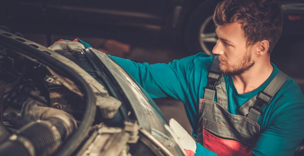 Ești obligat să lași certificatul de înmatriculare la service atunci când duci mașina la reparat?