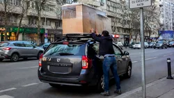 Mai ai voie să transporți mobilă pe mașină pe traverse? Ce reguli impune Codul Rutier 2026