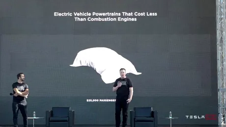 Tesla se pregătește să bată ultimul cui în coșciugul industriei auto tradiționale