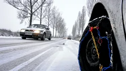 Cele patru reguli nescrise care trebuie respectate când conduci pe timp de iarnă