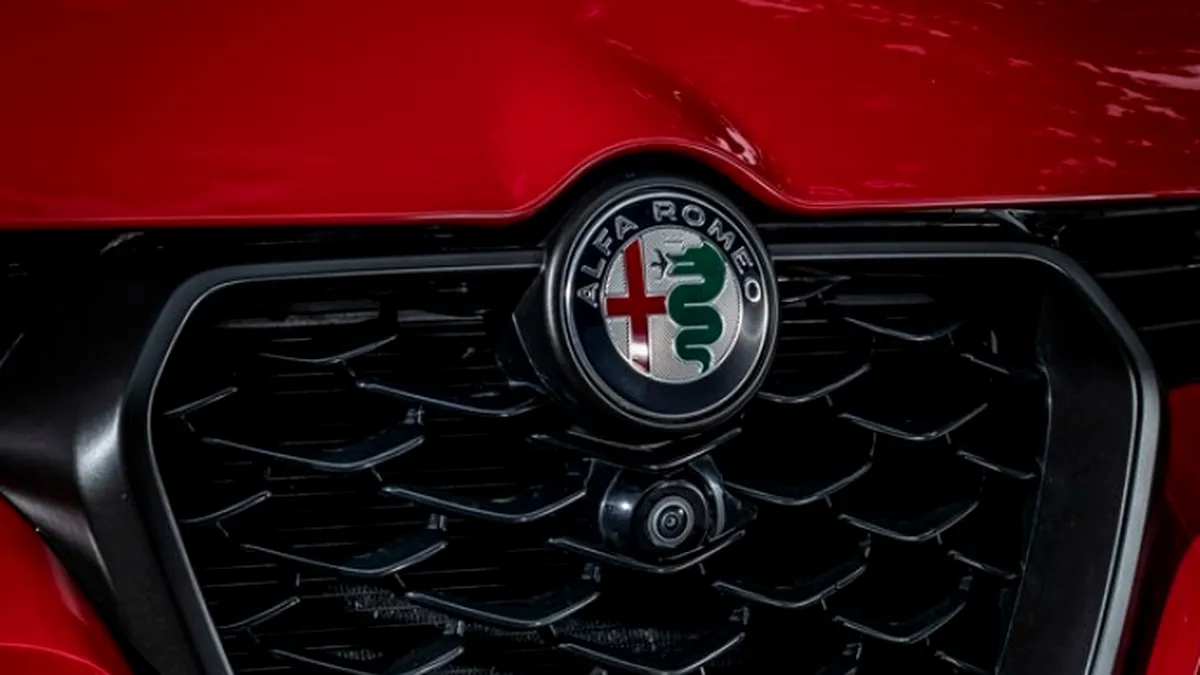 Alfa Romeo dă startul unei „noi ere”. Producătorul italian publică un teaser cu un nou model