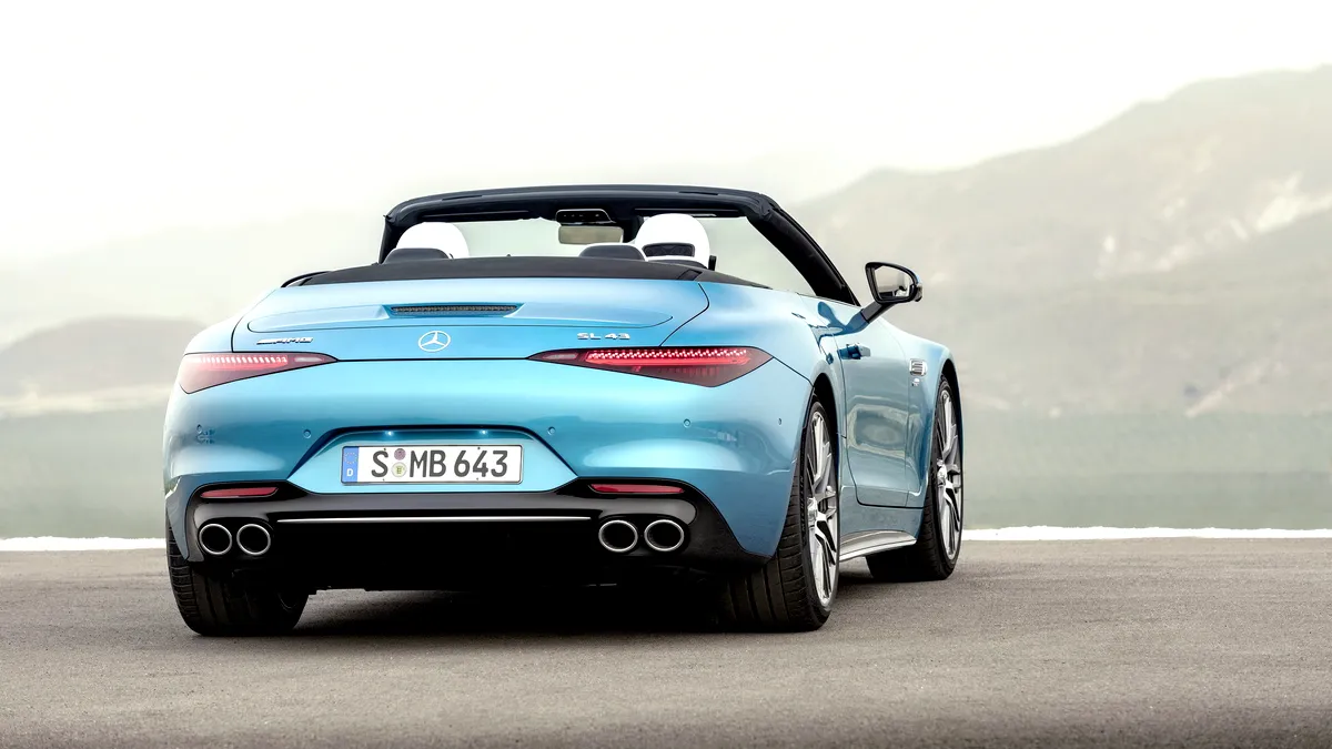 Mercedes-Benz introduce o nouă versiune AMG SL43 cu motor de 2,0 litri și 381 CP (cu video)