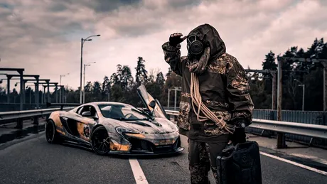 Cernobîl arde și McLaren se tunează. Cum arată supercar-ul... radioactiv tunat de Liberty Walk?