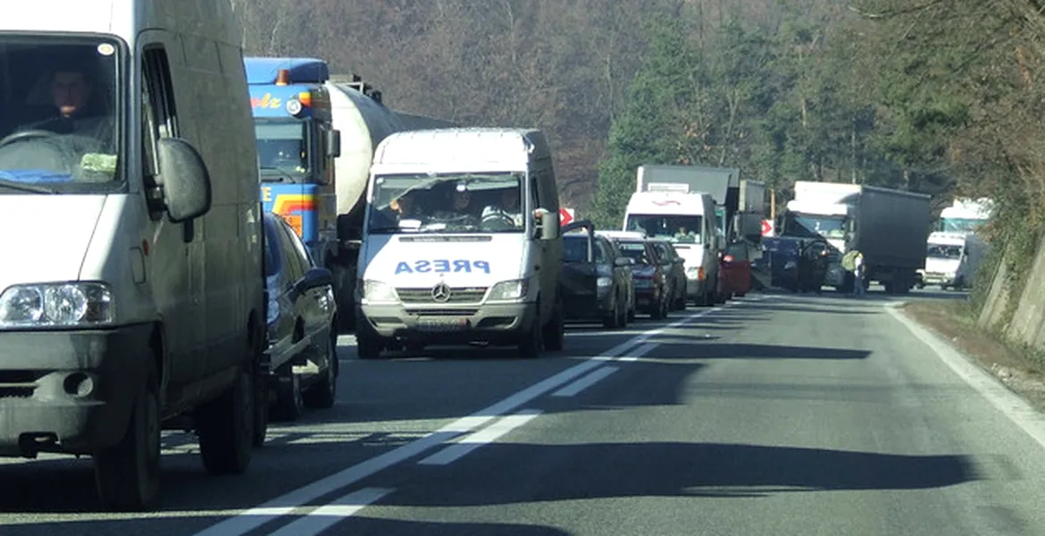 Aglomeraţie pe Valea Prahovei, în staţiunile de pe litoral şi pe autostrăzile A1 şi A2