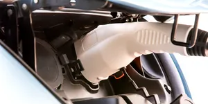 Infrastructura EV de la Aeroportul Henri Coandă se extinde cu mai multe stații de încărcare ultra-rapidă