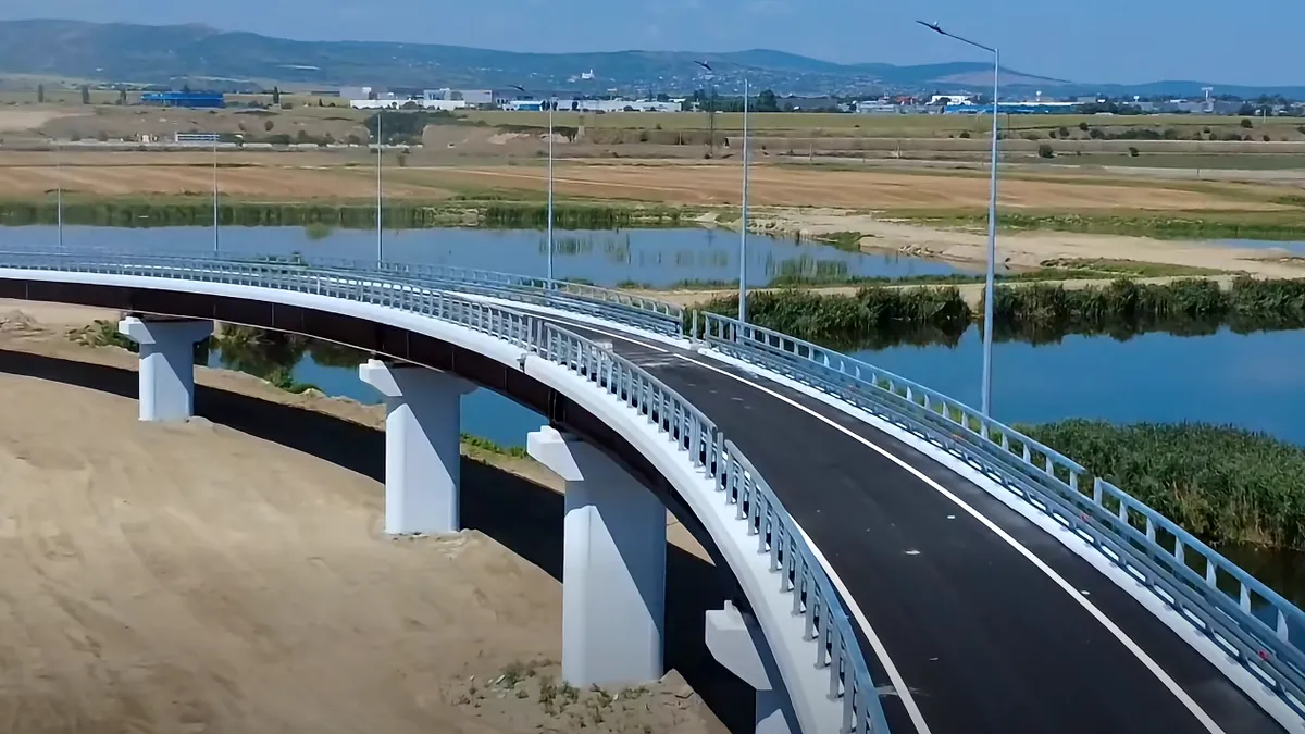 Video - Lucrări intense la nodurile rutiere Bacău-Sud și Bacău-Nord. Centura Bacău va fi conectată cu sectoarele Răcăciuni - Bacău și Săucești - Trifești