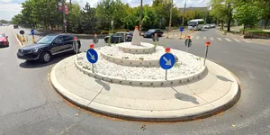 Este legal să întorci în sensul giratoriu? Ce reguli stabilește Codul Rutier 2025