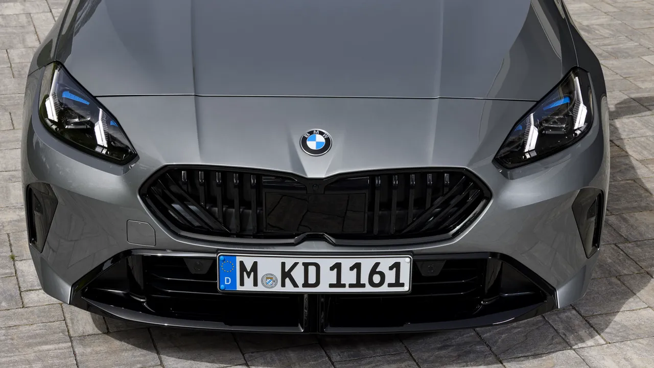 bmw-prezinta-seria-1-facelift-cea-mai-puternica-versiune-dispune-de-300-cp-si-tractiune-integrala 27 