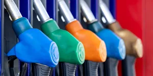Se scumpește carburantul! Cât va costa, de la 1 august, un plin de carburant pentru o Dacia Logan