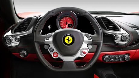 Cum se livrează un Ferrari în România. Momentul surprins de aparatul de fotografiat