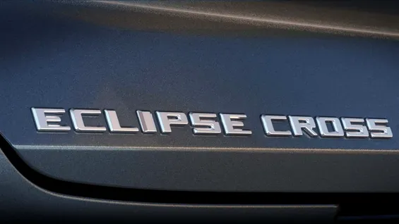 Mitsubishi a publicat primele fotografii cu noul Eclipse Cross. Avem de-a face cu un model pur electric