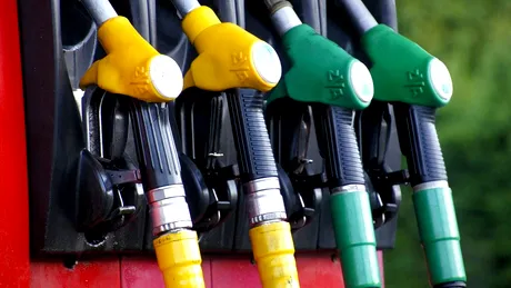 Benzina și motorina au cele mai mici prețuri din ultimii 10 ani