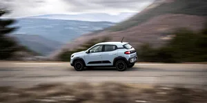 Poți face în 2026 înconjurul României cu o mașină electrică? Pe ce drumuri ar trebui să mergi ca să nu faci „pana prostului”
