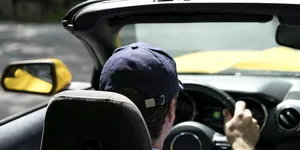 O secundă de anticipare poate evita un accident. Iar pregătirea preventivă îți poate reduce costul asigurării