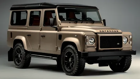 Land Rover Clasic revitalizează Defender. Te lasă să combini motorul V8 cu orice culoare OCTA