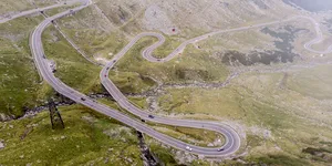 Transfăgărășanul s-a redeschis: Programul de circulație și recomandările autorităților pentru șoferi