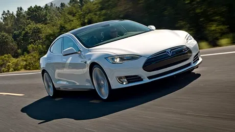 Testată în SUA: Tesla Model S - Electrizanta electrică