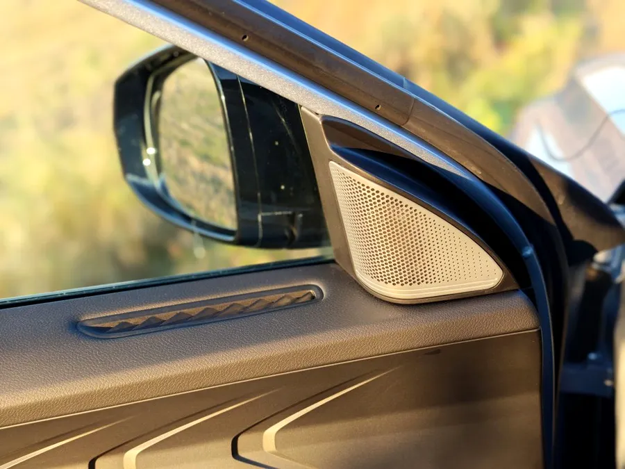 Fotografiile din acest material au fost realizate cu Xiaomi 17 Ultra.
