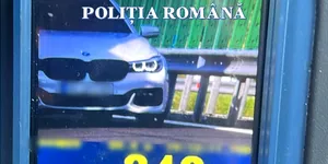 Prins de radar cu peste 240 km/h pe DEx. Craiova-Pitești. Ce a pățit șoferul după ce a fost oprit de polițiști