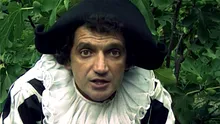 Îl mai știi pe celebrul Arlechino din anii ’90? Cum arată acum Mihai Gruia Sandu și din ce își câștigă existența