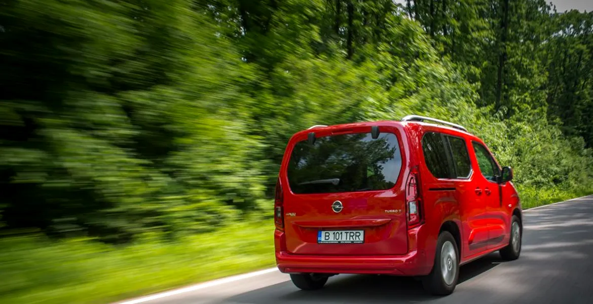 Opel Combo Life primeşte un nou motor pe benzină: produce 130 de CP şi consumă doar 5,3 litri la suta de km