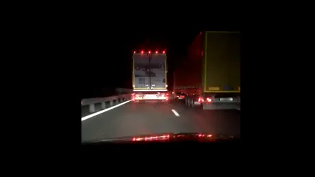 Doi şoferi de TIR se întrec şi se şicanează pe A1 - VIDEO