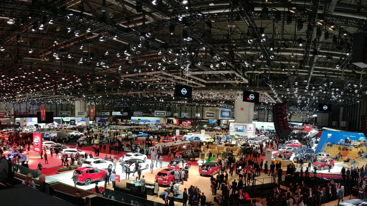 Salonul Auto de la Frankfurt: Ce maşini se vor lansa şi care sunt marii absenţi?