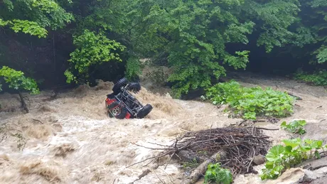 Pilotul Adrian Cernea și-a pierdut viața în timpul unui concurs de off-road. Mașina sa a fost luată de viitură - VIDEO