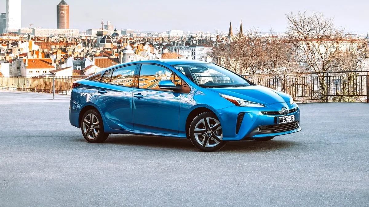 Toyota retrage Prius pe ușa din spate a istoriei