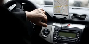 Decizie de ultimă oră a UE: Tinerii care au împlinit 14 ani ar putea obține permis de conducere. Ce vehicule ar putea conduce