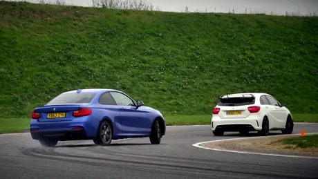 VIDEO: Mercedes-Benz A45 AMG, faţă în faţă cu BMW M235i