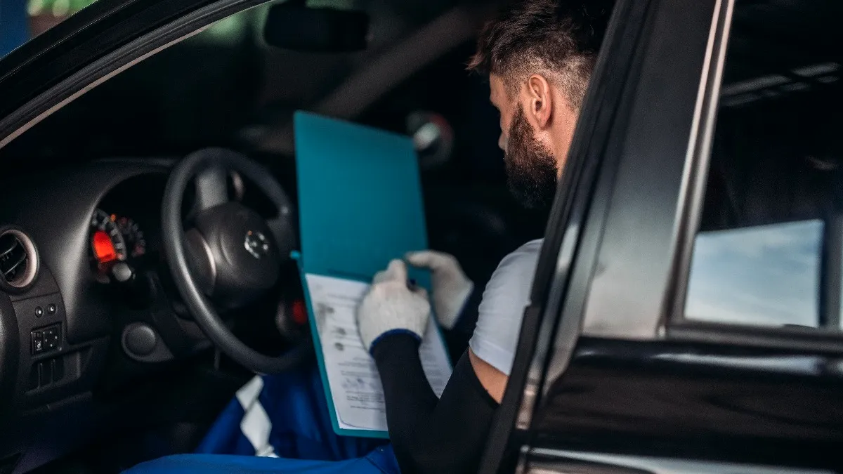 Mașină rechemată în service: Ești obligat să te prezinți la verificare? Ce pățesc șoferii care circulă cu aceste mașini