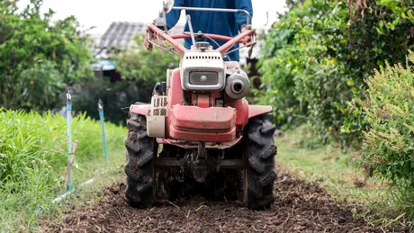 2025: Motocultorul are nevoie de numere galbene de la primărie? Ce riscă posesorii