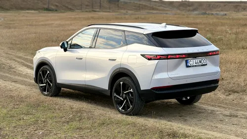 Review OMODA 7 SHS-P: SUV-ul chinezesc care provoacă Hyundai Tucson și Volkswagen Tiguan