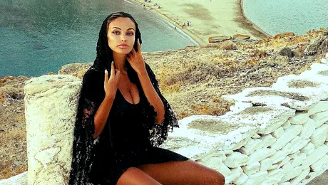FOTO. Milionarul a uitat-o definitiv pe Mădălina Ghenea