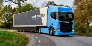 Cel mai nou camion electric Scania este capabil de încărcare de un megawatt și autonomie de peste 800 de kilometri 