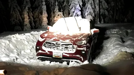 Două zile în mașină sub zăpadă din cauza unei aplicații de navigație