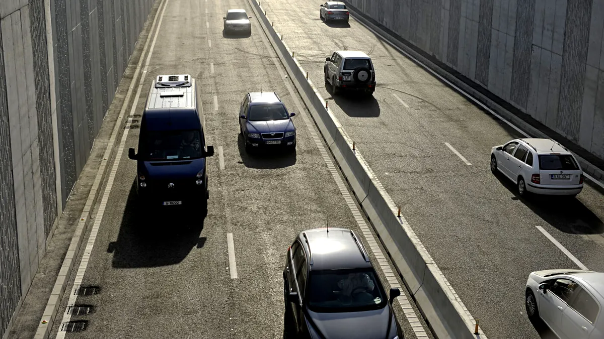 2025: Ești obligat să lași alt șofer să schimbe banda dacă semnalizează? Cine are prioritate și de ce