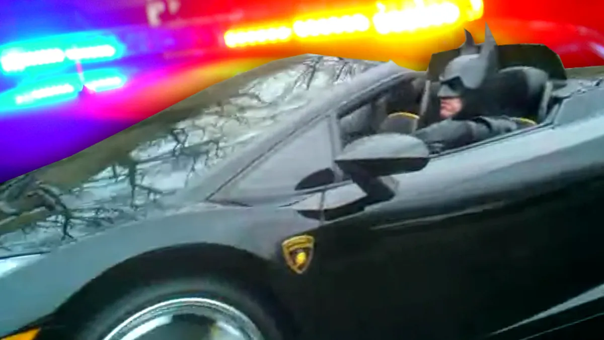 VIDEO: Batman, amendat pe autostradă