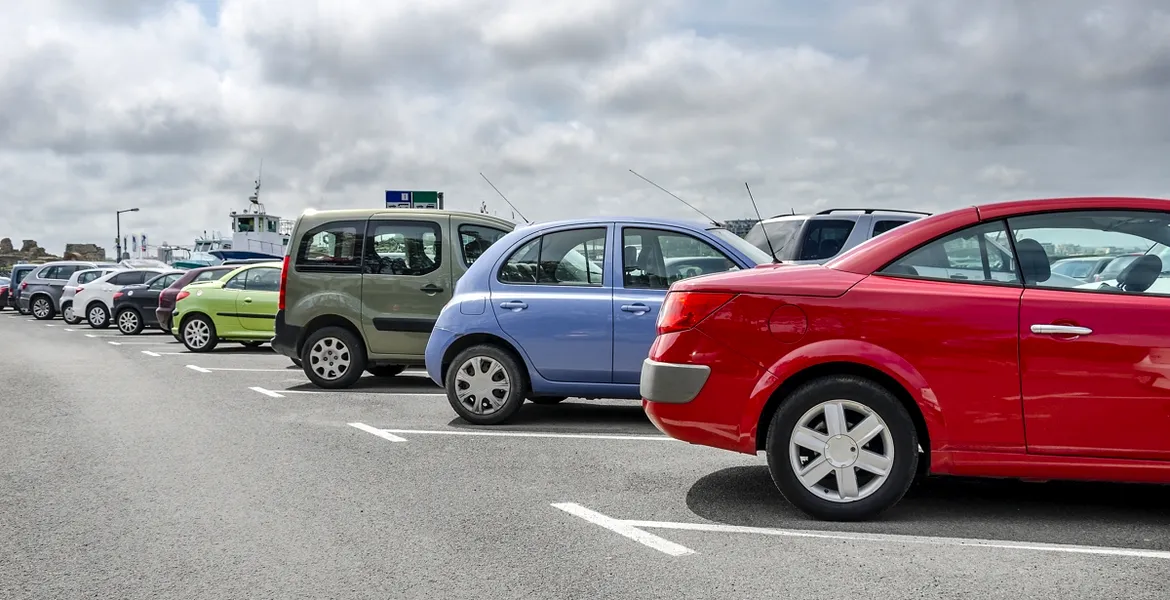 Taxe de parcare duble în Sectorul 4. Cât vor trebui să plătească șoferii pentru o singură oră?