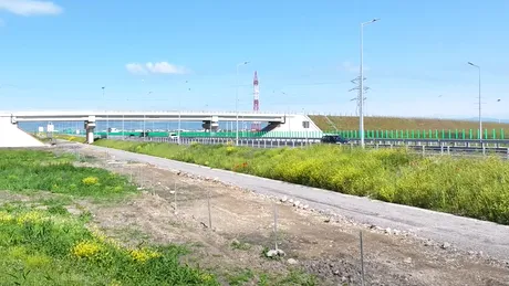 Video - Șoferii sunt avertizați să nu circule pe drumurile tehnologice ale Autostrăzii A7. DRDP anunță controale și plângeri la Poliție