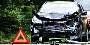 Mori sau nu la un accident cu 60 km/h? Expert: Este similar cu o cădere de la etajul 4